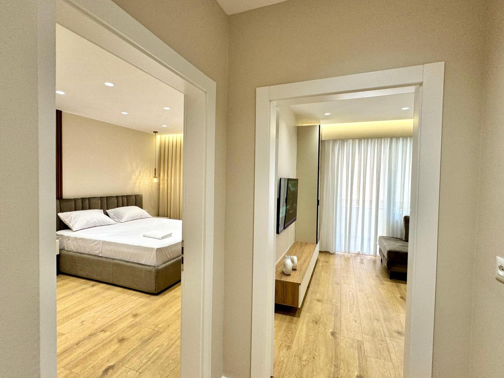 E&R Apartments At Myslym Shyri 地拉那 外观 照片