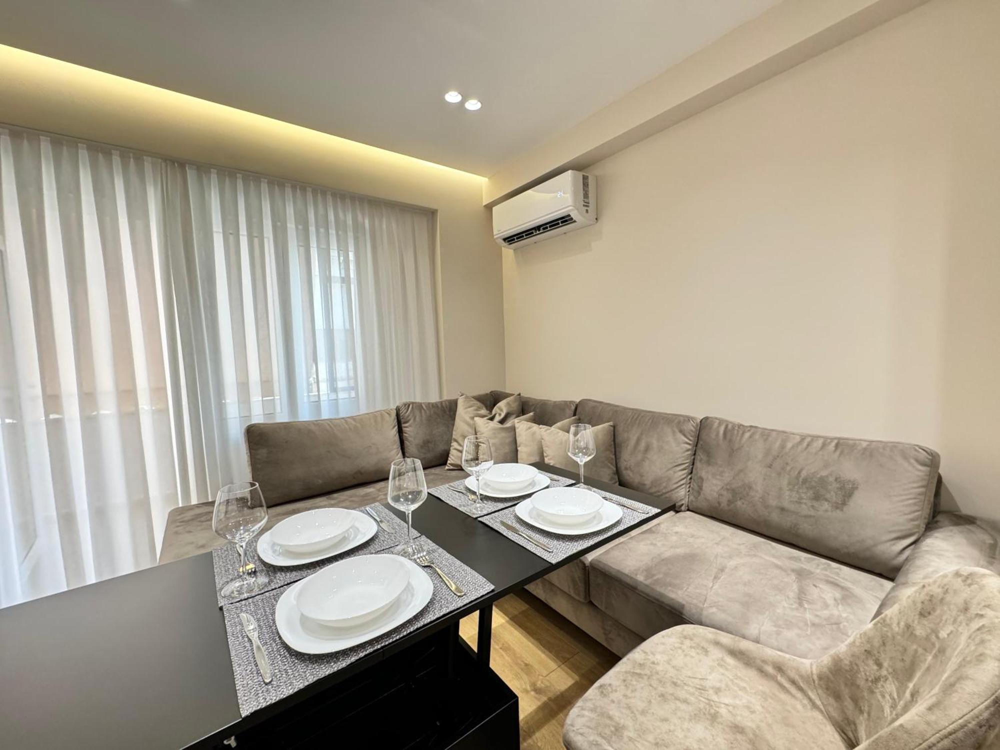 E&R Apartments At Myslym Shyri 地拉那 外观 照片