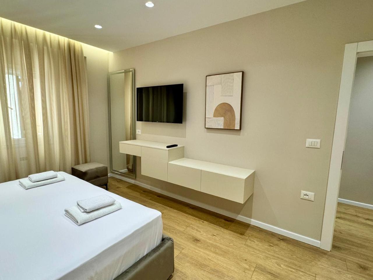 E&R Apartments At Myslym Shyri 地拉那 外观 照片