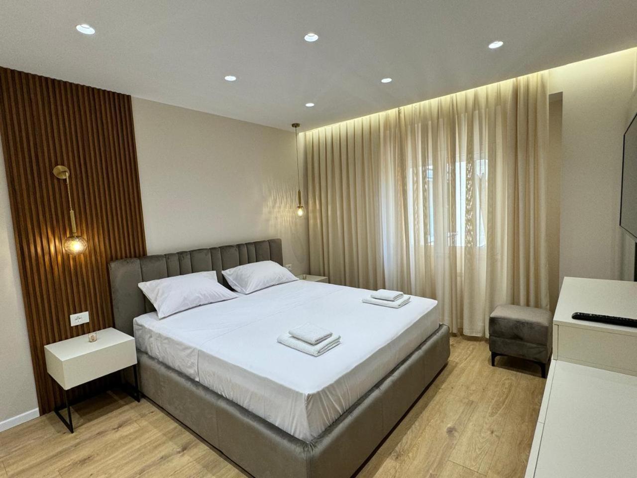 E&R Apartments At Myslym Shyri 地拉那 外观 照片